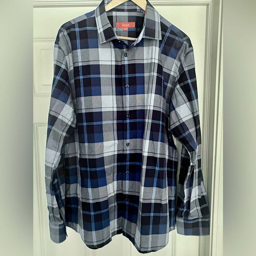 Tallia Men's Button Front Blue Plaid Dress Shirt. Size X-Large, 17 1/2 NWOT
